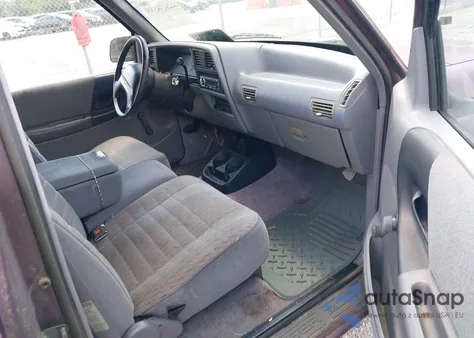 1993 Ford Ranger из США, поврежденный, VIN 1FTCR10X7PTA36606